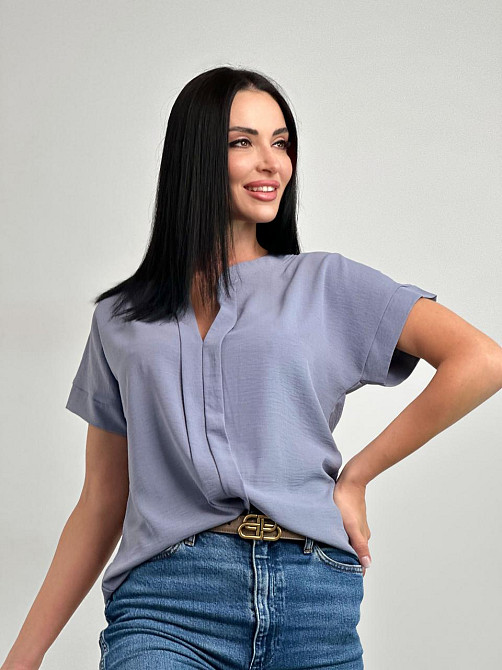 Однотонная летняя блуза 