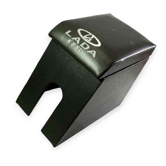 Подлокотник ваз xxxl под иномар. сиденье 20см черный с вышивкой (кожзам) Мукачево