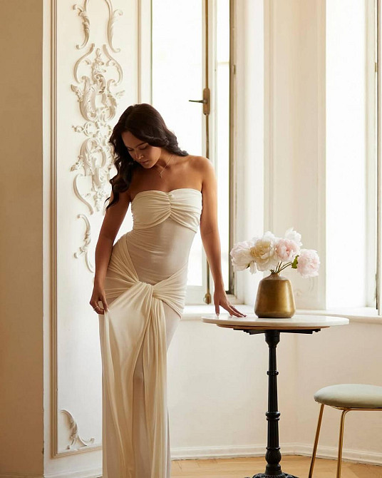 Женское легкое элегантное длинное платье-бандо Мягкая вискозаЖенское легкое элегантное длинное платье-бандо мягкая вискоза Одесса - изображение 1