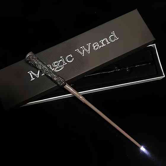 Светящаяся волшебная палочка Гарри Поттера RESTEQ — косплей палочка Harry Potter с подарочной коробкой Киев
