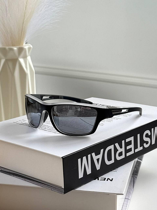 Стильні Чоловічі спортивні окуляри POLARIZED з пластиковою оправою на середнє обличчя Київ - фото 8