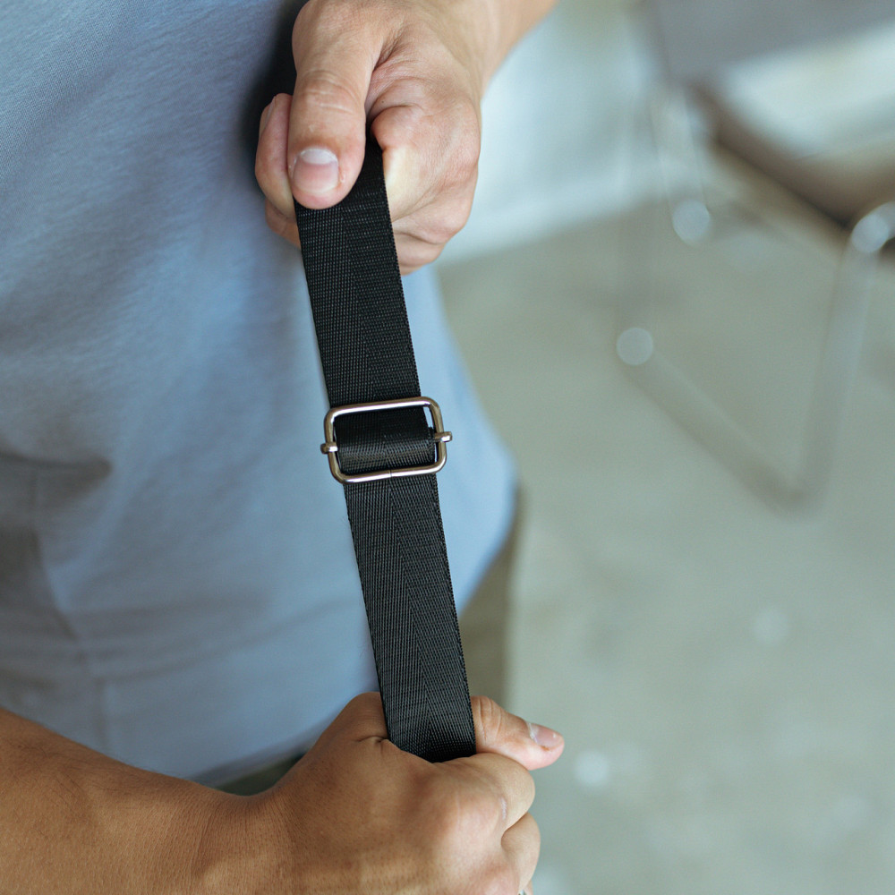 Чоловіча сумка через плече шкіряна Crazy Horse каркасна містка з ременем, чорнаMasterSem Київ - фото 3