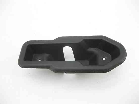 Mercedes-Benz  A1669242737 9051 Накладка петлі замка заднього сидіння зовнішня чорна GL/GLS X166 Одеса