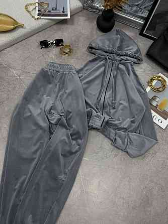 Женский повседневный велюровый костюм двойка: кофта и штаны Графит, 50/52 Одесса