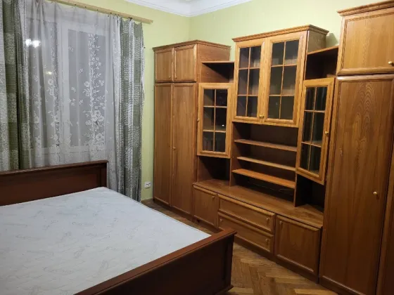 Здам 2 кімнатну сталінку пр. Перемоги Шулявка (Польовий пров.) метро Шулявська Київ