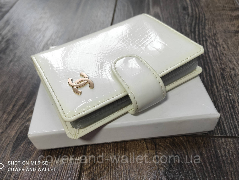 Компактна жіноча візитниця з натуральної шкіри білого кольору CH 8004 Київ - фото 6