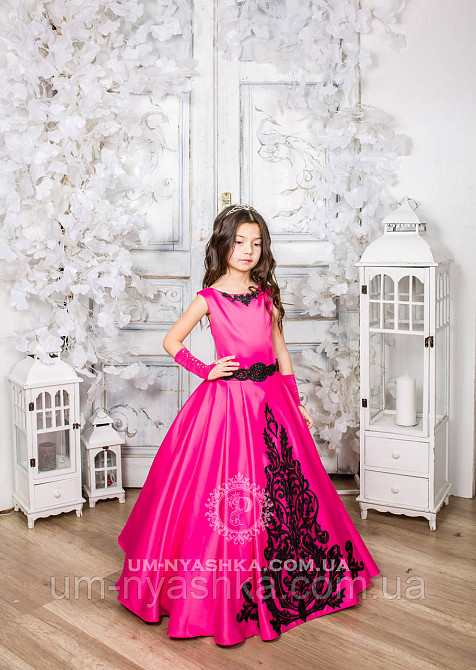 Шикарне довге плаття з чорним купоном на 6-8 років Кривий Ріг - фото 4