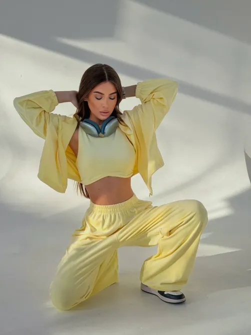 Костюм трійка який складається зі зручного худі на кулісці, стильних штанів та топу Одеса - фото 14