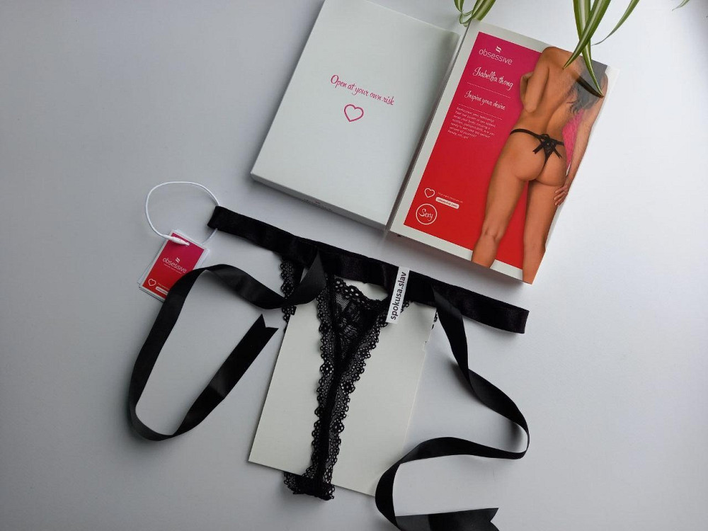 Жіночі трусики стрінги Obsessive Isabellia thong S-M nero Славута - фото 3