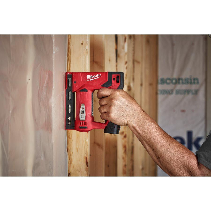 Степлер аккумуляторный MILWAUKEE, M12 BST-202X (+ заряд.устройство, 2 акум.X 2Аг, HD кейс) Одесса - изображение 4