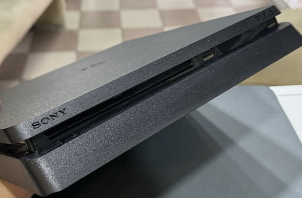 Консоль SONY PlayStation 4 Slim, 900gb, Чорна, 3 ревізія, 2 геймпада. Київ - фото 4