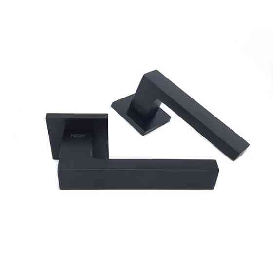 Ручка для дверей на квадратній розетці Кедр Ультра 21.210 MBP чорний матовий Київ