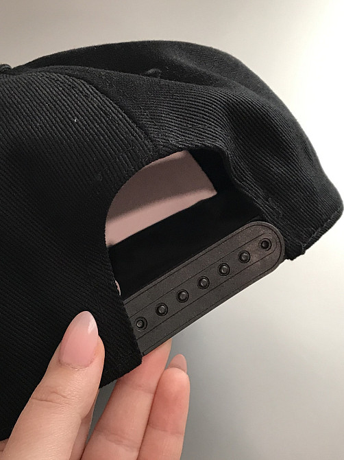 Чорна Кепка/Сніпбек із Вашим написом Чернівці - фото 4