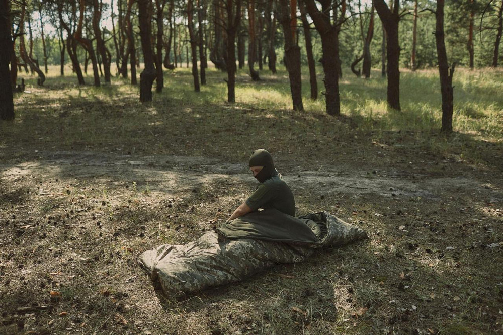 Армейский зимний спальный мешок на флисе водонепроницаемый спальник с одеялом и капюшоном размером 220*90 Львов - изображение 4