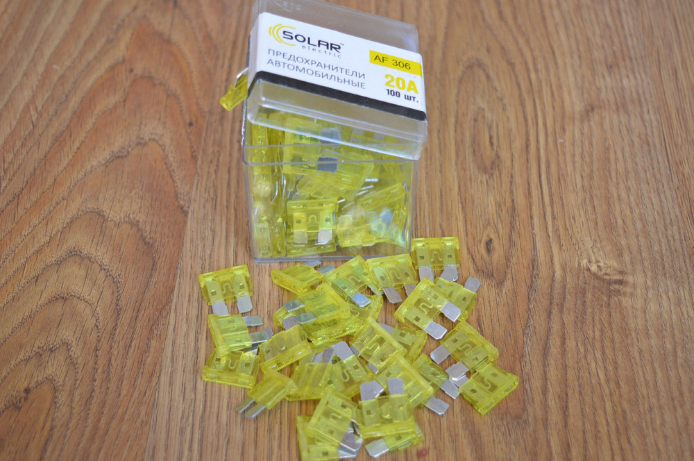 Предохранитель (стандарт) автопредохранитель 20A Полтава - изображение 1