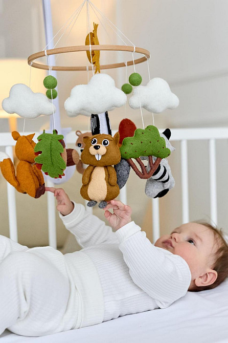 Детский музыкальный мобиль на кроватку для младенцев WoollyFox 