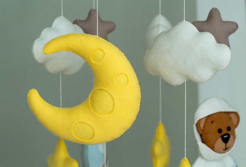 Дитячий мобіль на ліжечко для немовлят ручної роботи WooolyWool «Космонавт» Київ - фото 6