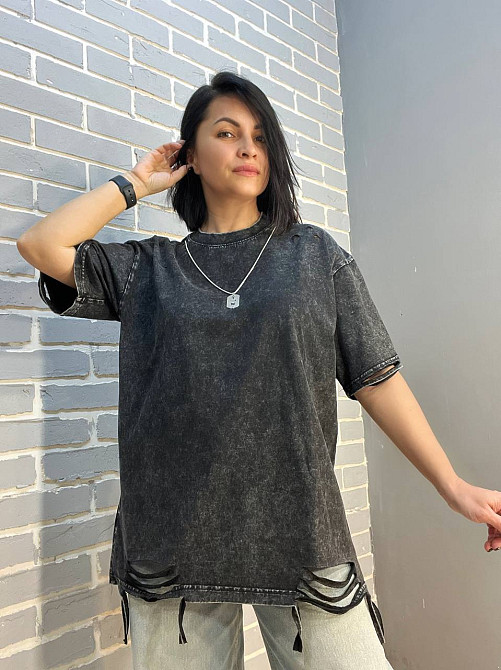 Футболка жіноча YUJIE YISHANG 8612 варена оверсайз порізана з кулоном one size чорна, чорний, one size Київ - фото 4