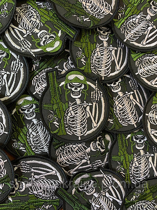 Шеврон Скелет хуліган (Форма коло. На липучці) Розмір 9x7см Київ - фото 4