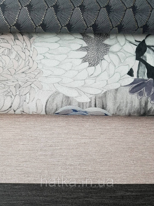 Шпалери вінілові Decoprint Breeze квіти хризантеми великі сині, білі, бежеві, сірі чорні акварель 0.53х10 м Київ - фото 2