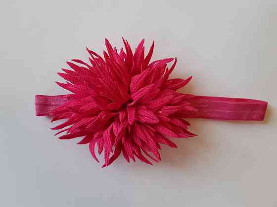 Дитяча красива пов'язка малинова - окружність 38-60см, квітка 9см Київ