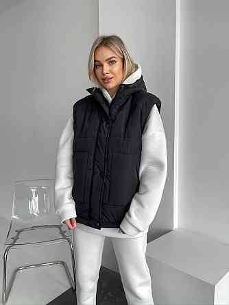 Жіноча тепла жилетка з капюшоном плащівка еммі на синтепоні Одеса
