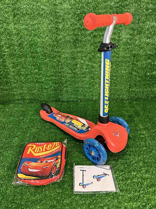 Самокат триколісний Cars з підсвічуванням коліс Червоний (LS2213) Чернігів - фото 2