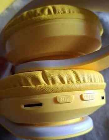 Беспроводные наушники Maybelline с подсветкой. Харьков