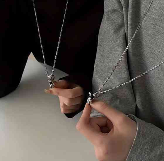 Парные кулоны космонавты магнитные на цепочке, подвески для влюбленных Киев