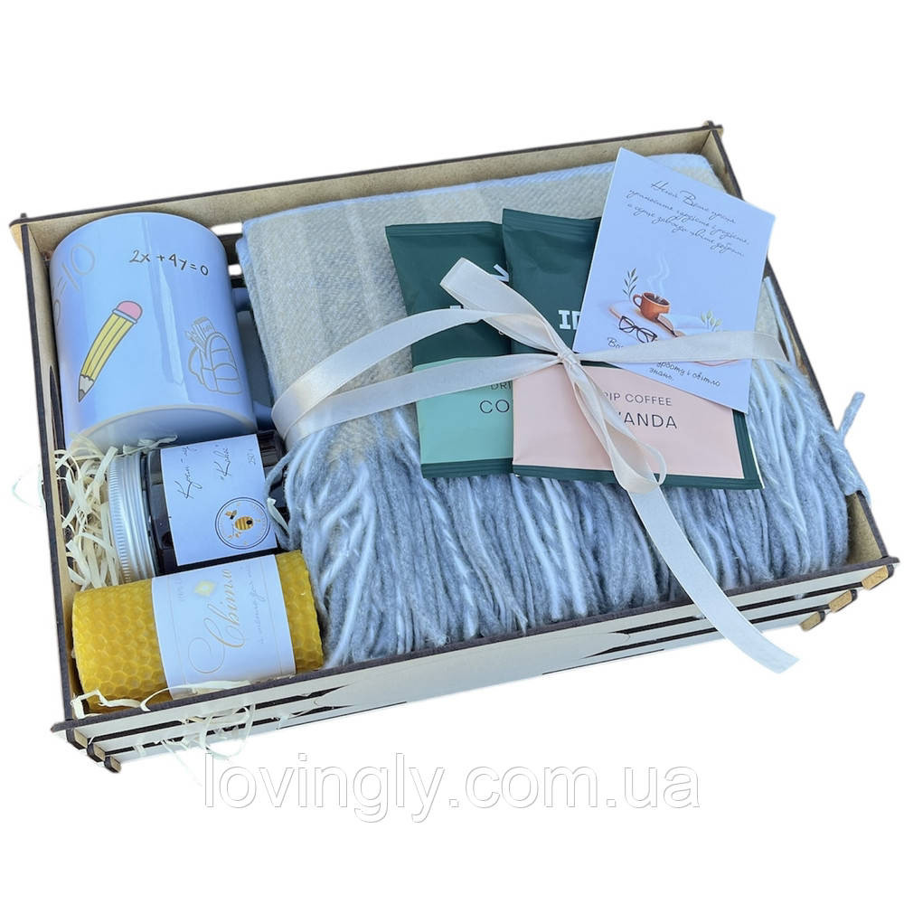 Подарочный набор для учителя в деревянном боксе с пледом и кофе Ирпень - изображение 1