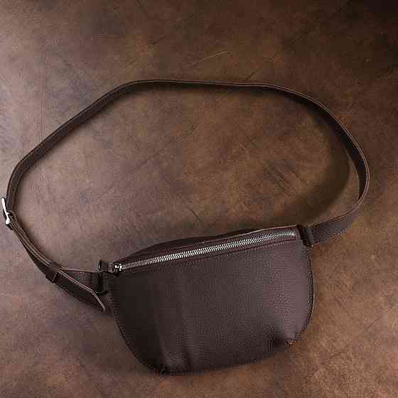 Кожаная матовая бананка Shvigel 16381 Коричневый Киев