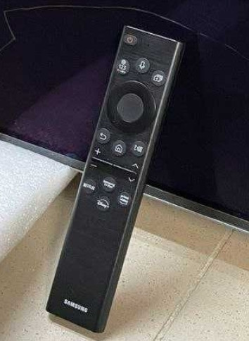 Телевизор Безрамный: 65