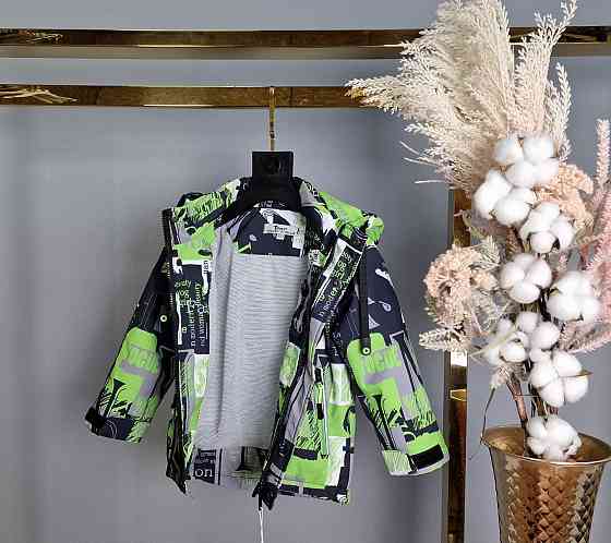 Демисезонная куртка для мальчиков в черно - зеленом цвете 80,86,98,104 Николаев