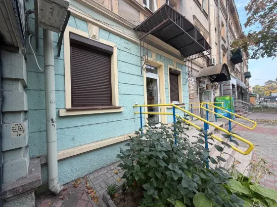 Нове Магазин на червоній лінії, з окермим входом Привокзальна 3 Дніпро
