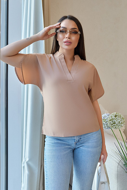 Летняя блуза с разрезным рукавом 