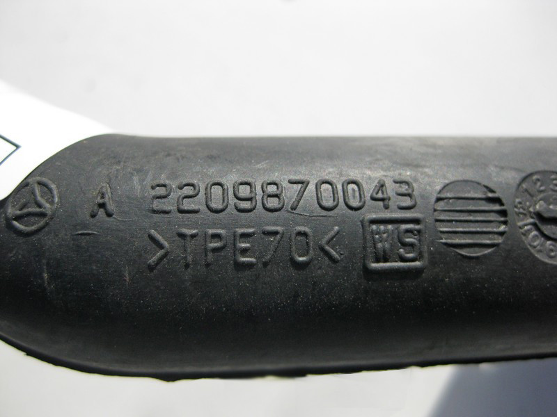Mercedes-Benz  A2209870043 Вентиляційна трубка короба блоку запобіжників у моторному відсіку праворуч S-Class W220 CL C215 Одеса - фото 3
