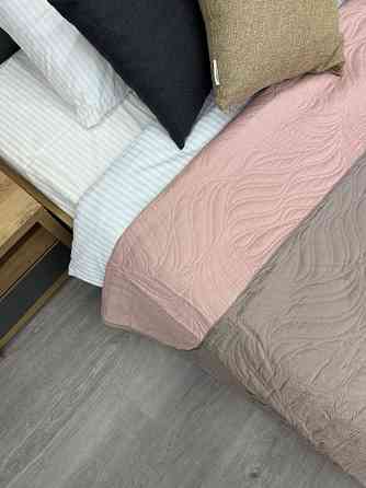 Покрывало двустороннее Decorator Microfiber листья 210х215 см какао с розовым (85-198) Киев