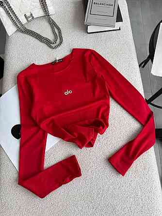 Стильний жіночий базовий лонгслів із написом і вирізом під пальчик мікродайвінг Червоний Одеса