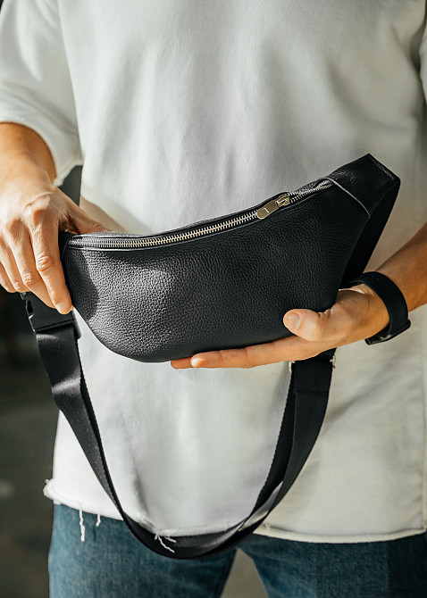 Чоловіча ламана, чоловікська сумка через плече з натуральної шкіри, вмістлена чорна сумка на поясMasterSem Київ - фото 3