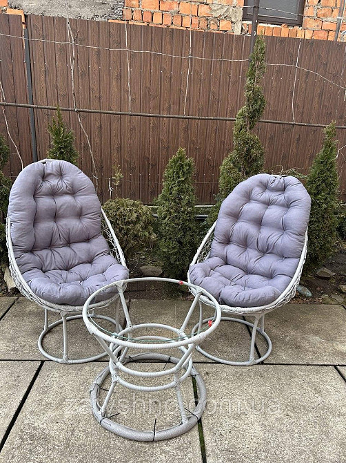 Плетені меблі з сірими накидками Київ - фото 10