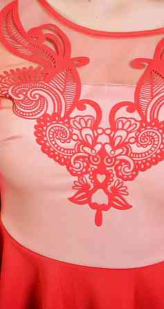 Красивое красное платье с пышной юбкой (42) Киев