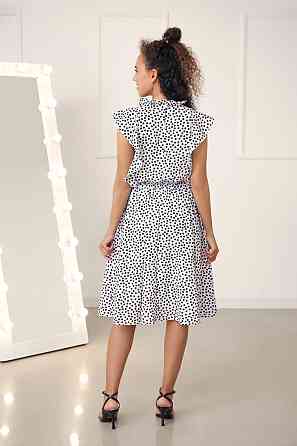 Платье в горошек с воланами 