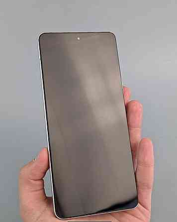 Смартфон Vivo iQOO 10 12Gb/256Gb White ( BMW M branding) Киев