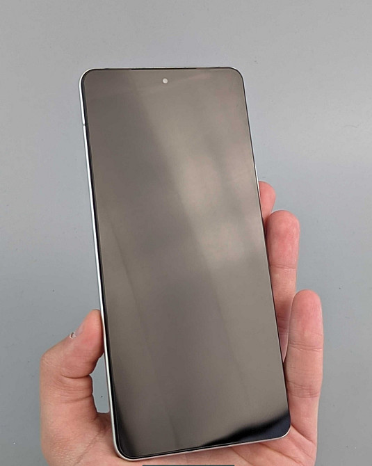 Смартфон Vivo iQOO 10 12Gb/256Gb White ( BMW M branding) Киев - изображение 2