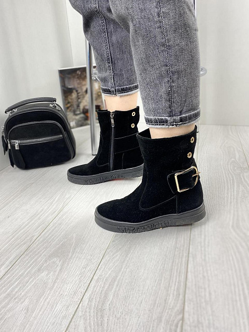 Injers Черевики жіночі INJERS чорні натуральна замша 36р. высота 16см обхват 23см подошва 3см ( Коломыя - изображение 5