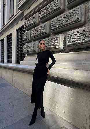 Жіноча елегантна міді сукня з привабливим розрізом Одеса