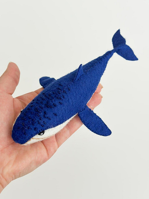 Мягкая фетровая игрушка синий кит ручной работы – безопасная развивающая игрушка Киев - изображение 3