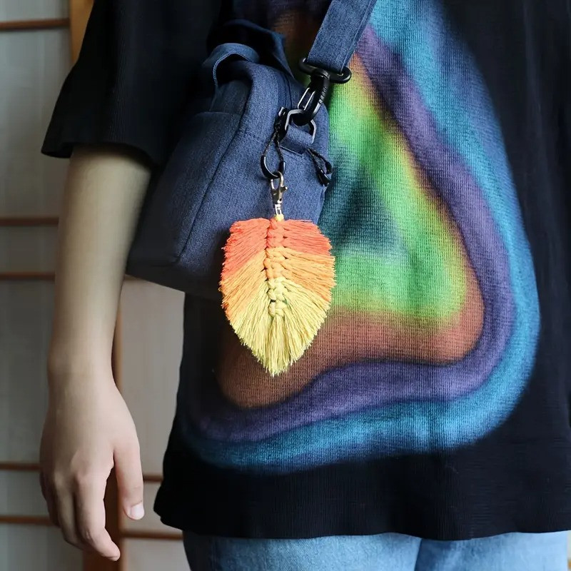 Набор макраме для творчества и ручного вязания брелока для ключей или декора на сумку 10х16см,желтый Каменец-Подольский - изображение 5