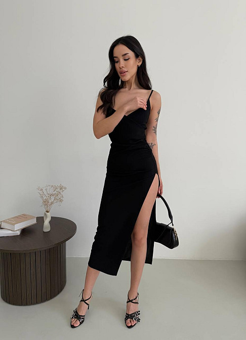 Жіноче чорне силуетне плаття-бюстьє в довжині міді з привабливим розрізом креп дайвінг 46/48 Одеса - фото 3