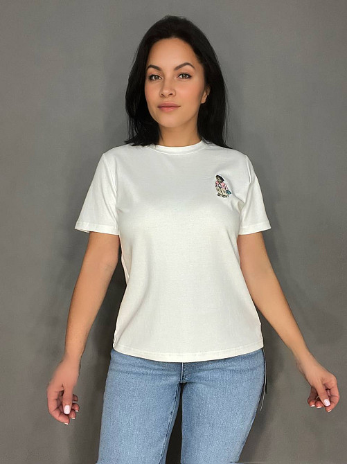 Футболка жіноча A-N 26001 базова однотонна з невеликою вишивкою ведмедик попереду середня довжина one size, білий, one size Київ - фото 16